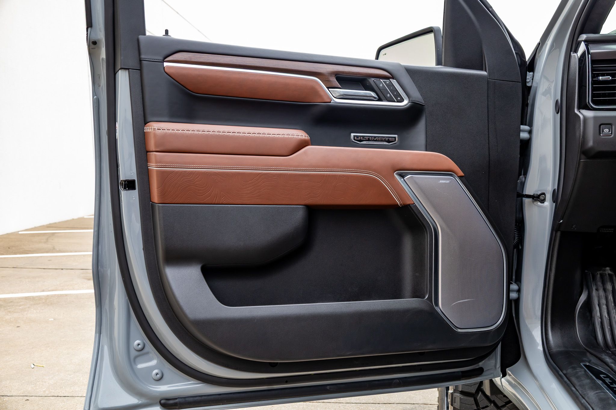 Gallery image 3 for 2017 GMC Yukon Denali